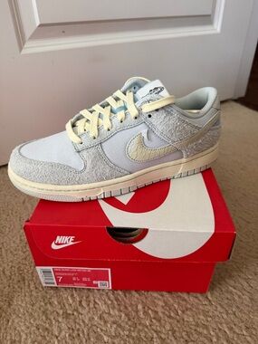 Nike Dunk Low Retro SE Sneakers